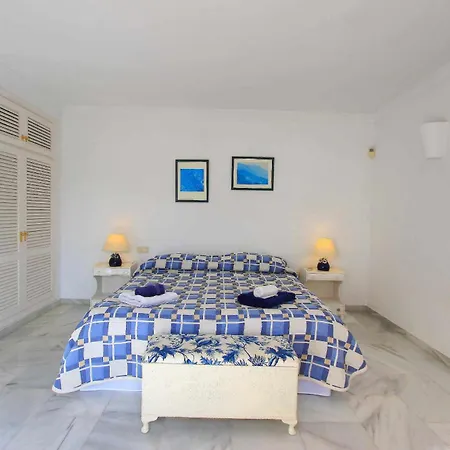 1175 El Paraiso Villa