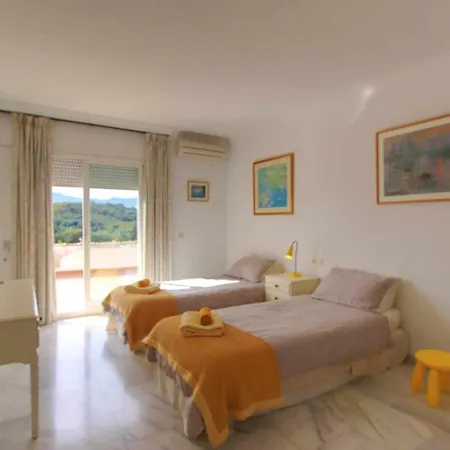 1175 El Paraiso Villa